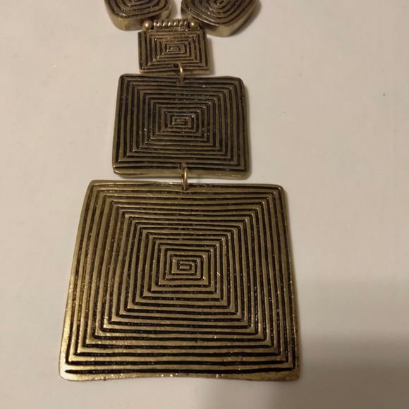 Iris Apfel & Bajalia Gold Toned Geometric Chunky Statement Necklace - Picture 3 of 12